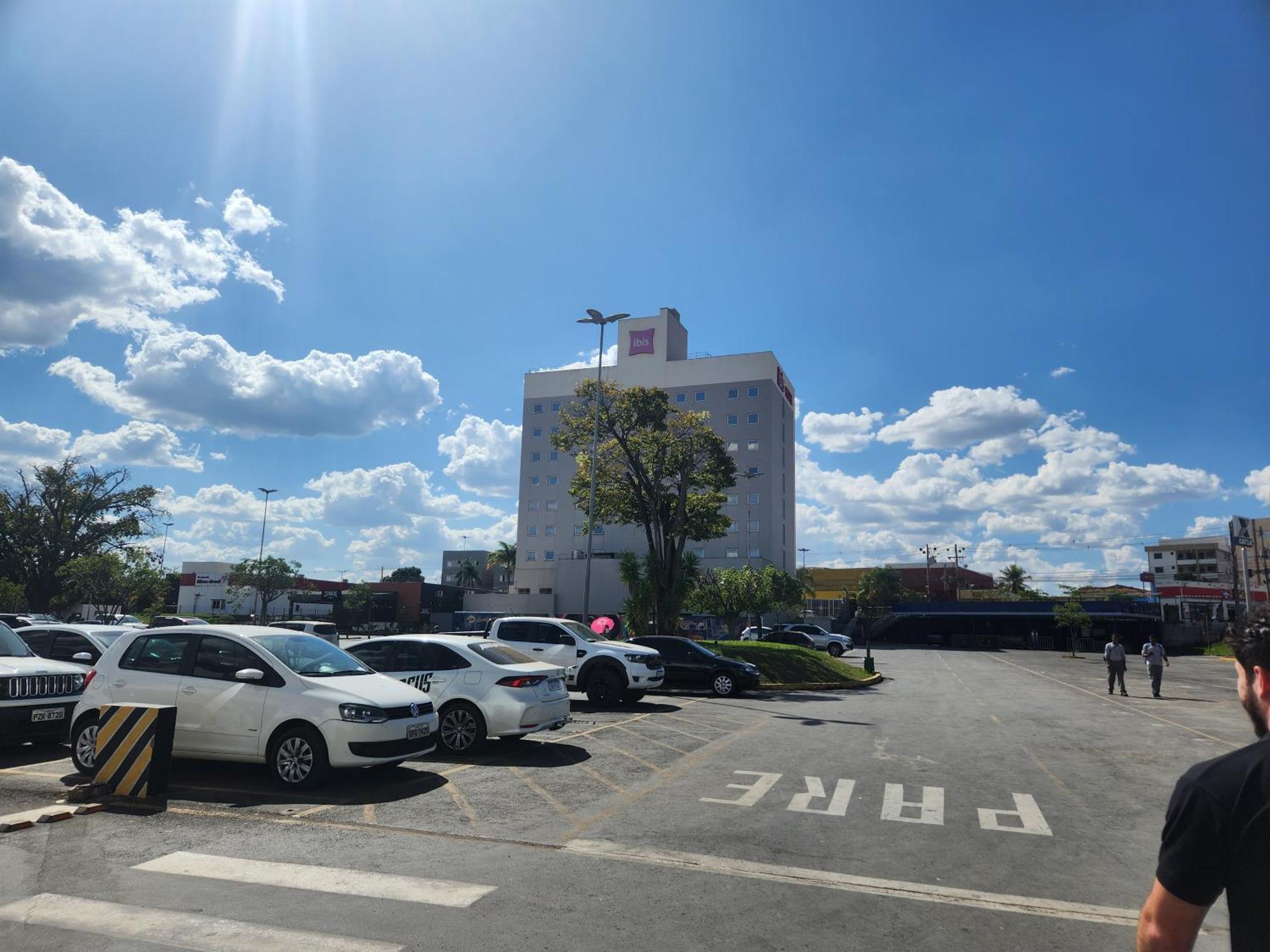 فندق Ibis Montes Claros Shopping المظهر الخارجي الصورة